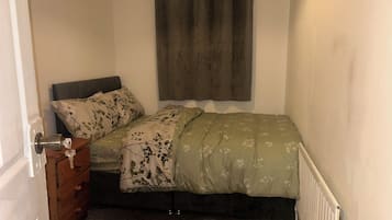 House, 4 Bedrooms, Smoking