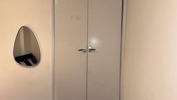 House, 4 Bedrooms, Smoking | Interior