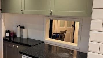 House, 4 Bedrooms, Smoking | Interior