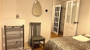 Shared Dormitory, 1 Bedroom, Smoking, Garden View | 1 bedroom - Room-cozy Guest Room in Basildon With Sh (Basildon)