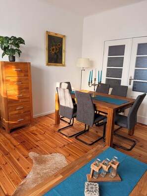 Dining - Beautiful vacation apartment near Berlin and Potsdam for max. 6 people (Falkensee)