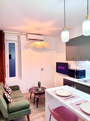 Living area - T2 Cosy - Fiber - Near Center (Reims)