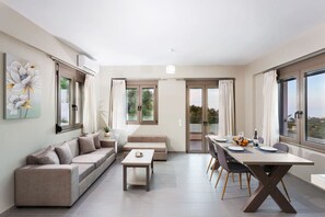 Dining - Family Villa w/ Private Pool & BBQ, near the beach (Rethymno)