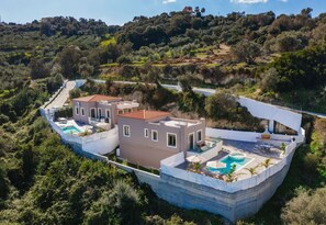 Exterior - Family Villa w/ Private Pool & BBQ, near the beach (Rethymno)