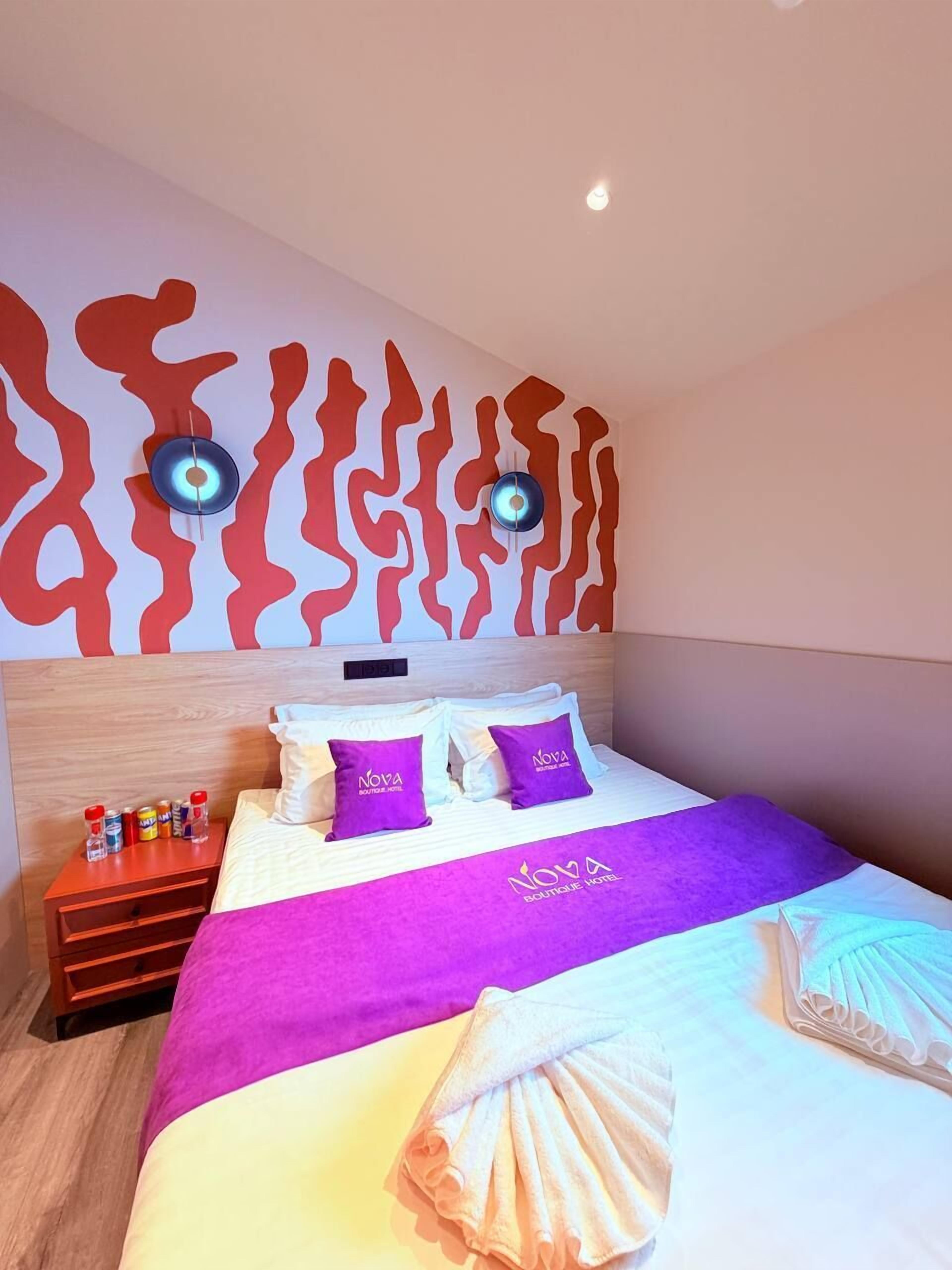 Standard-Doppel- oder -Zweibettzimmer | Hochwertige Bettwaren, Pillowtop-Betten, Minibar, kostenloses WLAN