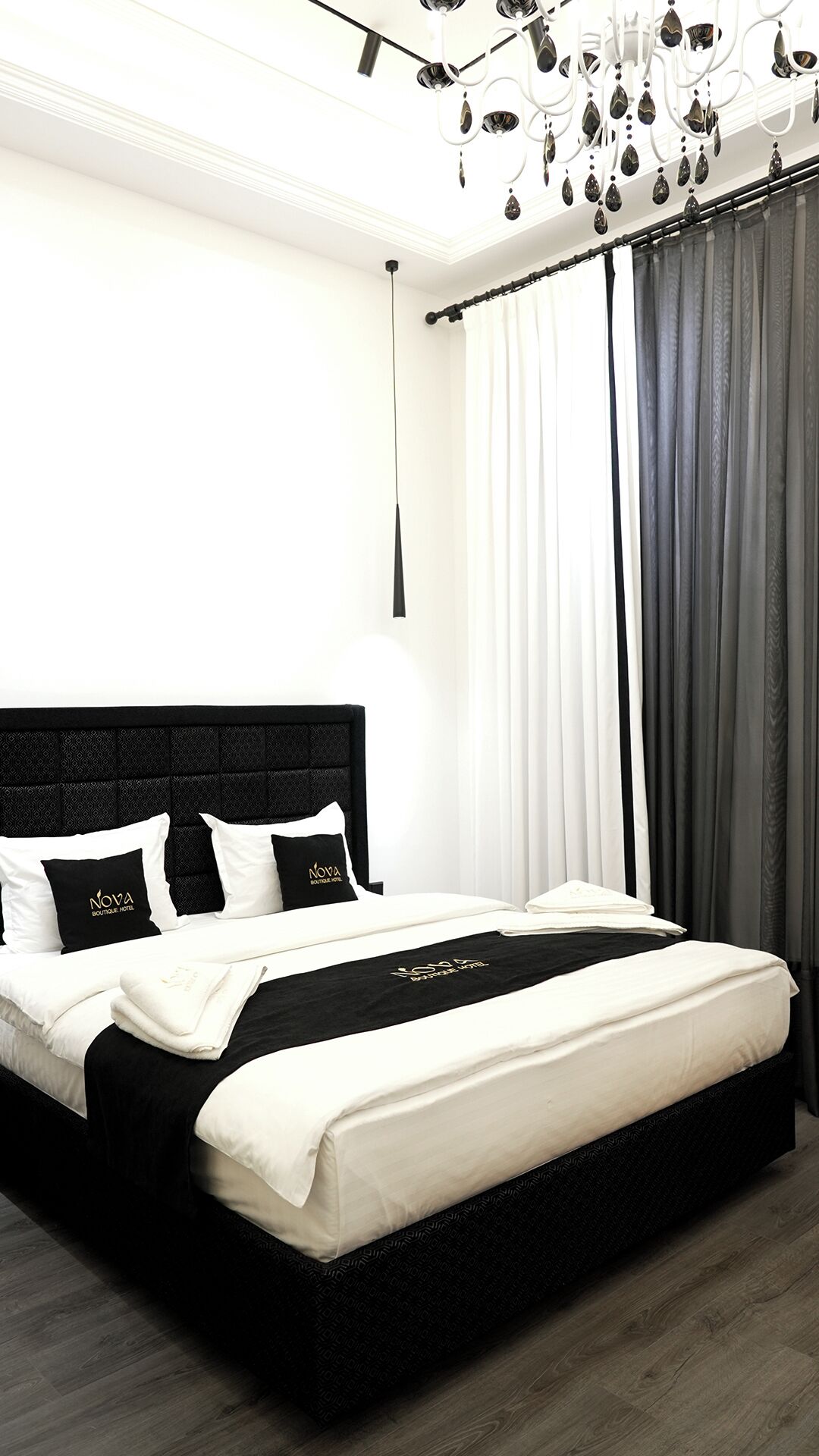 Luxury-Zimmer | Hochwertige Bettwaren, Pillowtop-Betten, Minibar, kostenloses WLAN