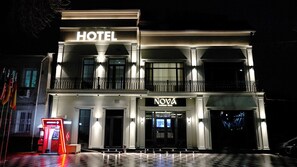 Mặt tiền nơi lưu trú