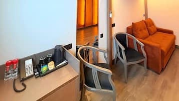 Premium bedding, pillowtop beds, minibar, free WiFi