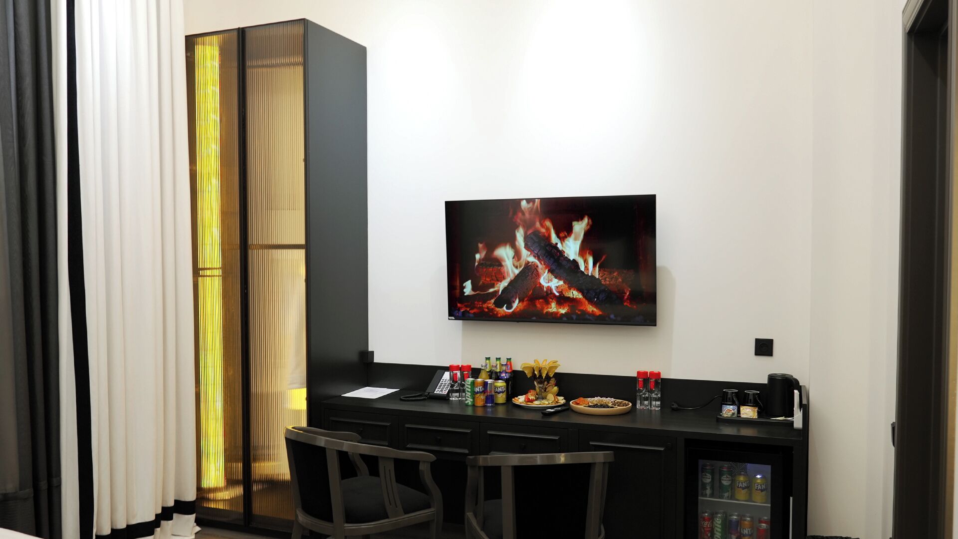 Luxury Room | Premium bedding, pillow-top beds, minibar, free WiFi