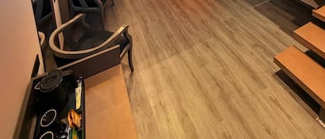 Ropa de cama de alta calidad, colchones con pillow-top y minibar