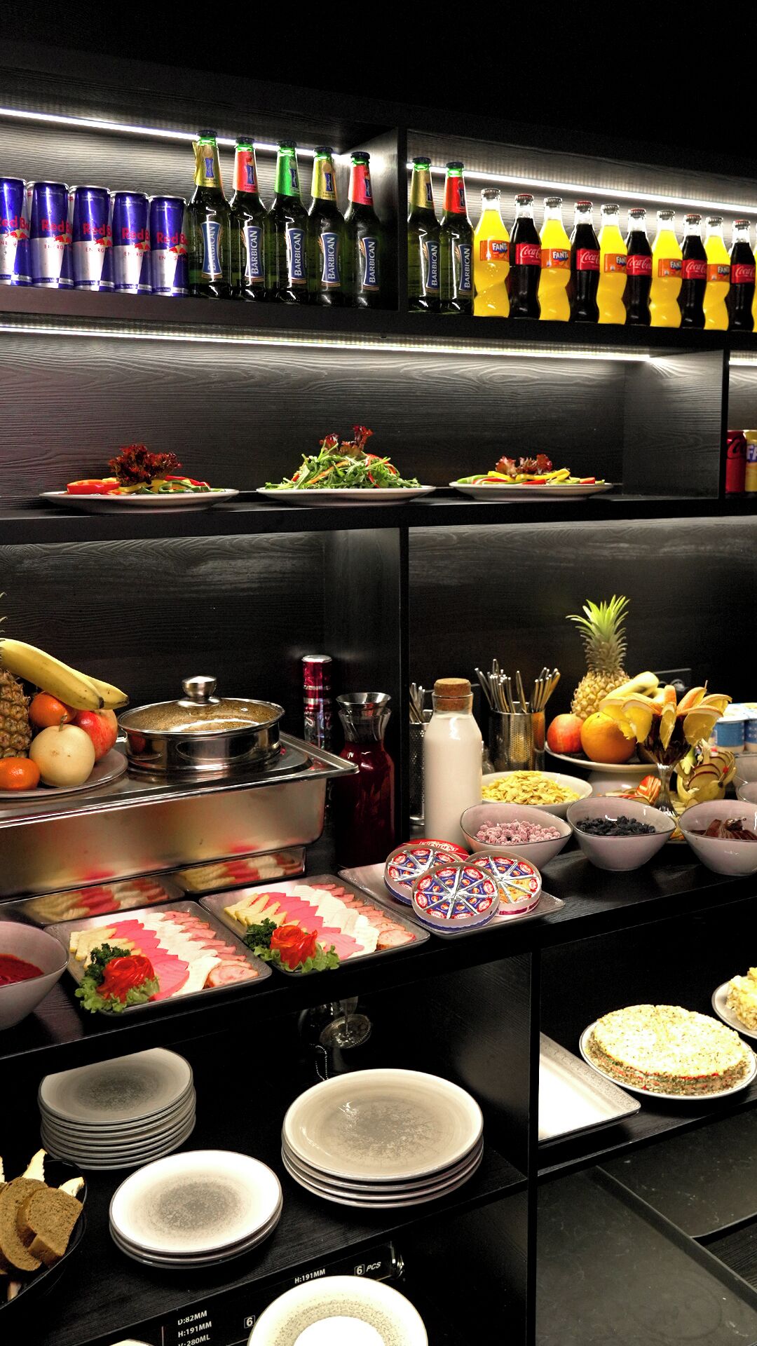 Bao gồm bữa sáng đầy đủ hàng ngày 