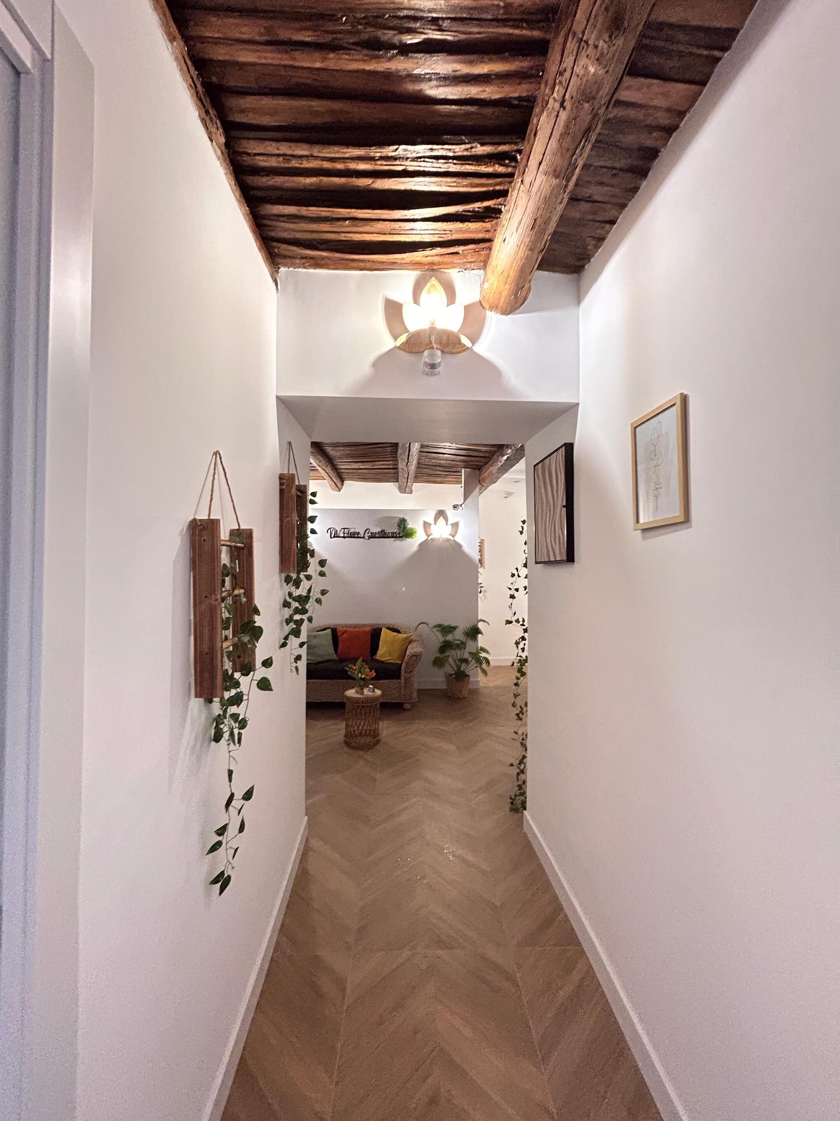 المنشأة من الداخل