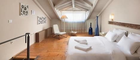 Soundproofing, iron/ironing board, free WiFi