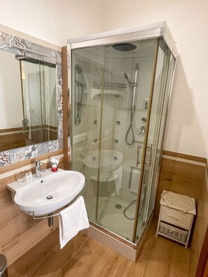 Suite exclusive, terrasse, vue sur la ville | Salle de bain