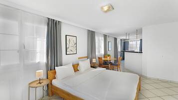 Superior Studio | Free WiFi, bed sheets