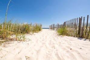 Beach - Shoreline Towers (Gulf Shores)