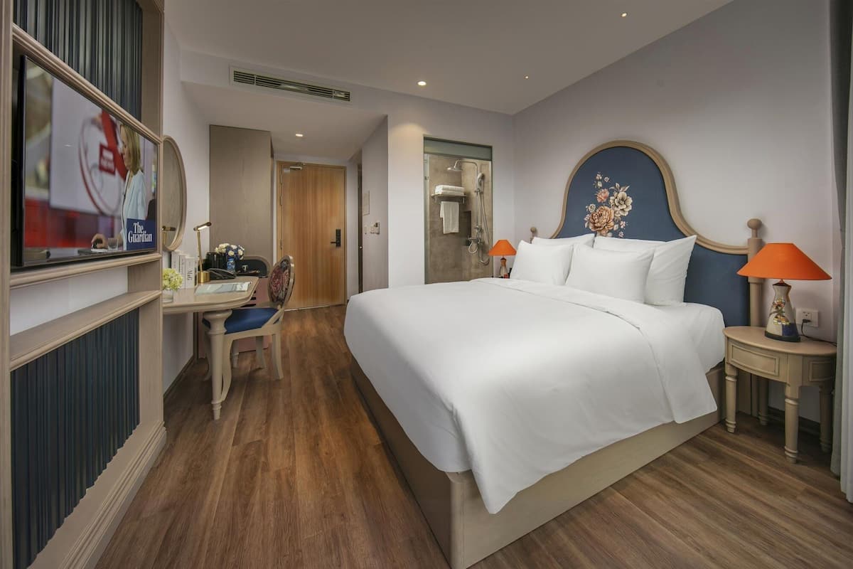 Executive Double or Twin Room, Balcony, City View | In-room safe, desk, blackout drapes, soundproofing