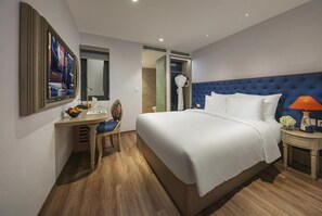 Literie de qualité supérieure, matelas mémoire de forme, minibar