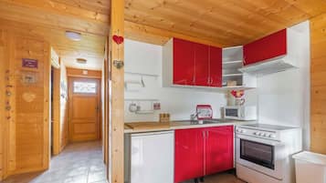 Micro-ondes, four, plaque de cuisson, lave-vaisselle