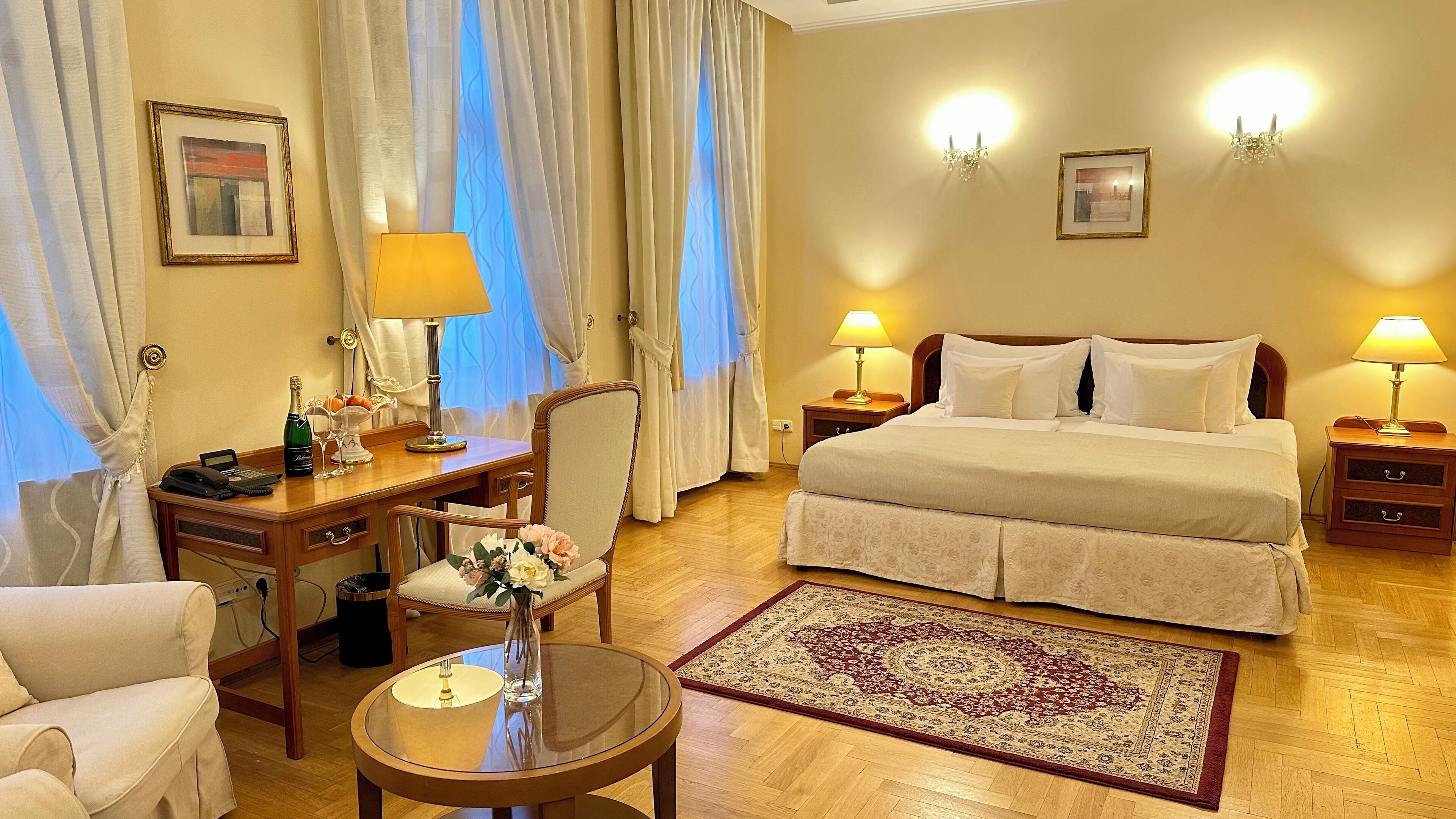 Junior Suite | In-room safe, desk, laptop workspace, iron/ironing board