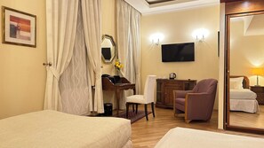 Quarto duplo superior | Frigobar, cofres nos quartos, escrivaninha