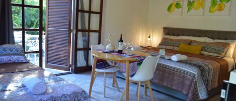 Laptop workspace, free WiFi