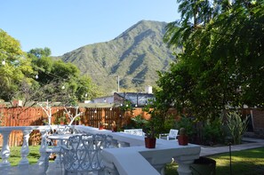 Deluxe-Suite, Bergblick | Speisen im Freien