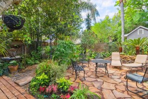 Terrace/patio - Historic Cottages with Tropical Pool, Hot Tub (New Orleans)