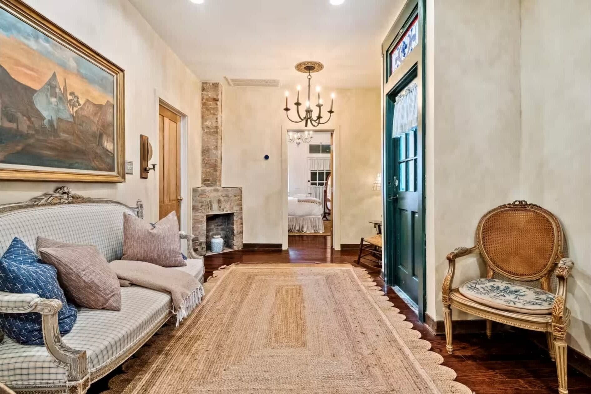 9 Schlafzimmer, Schreibtisch, Bügeleisen/Bügelbrett, Reisekinderbett