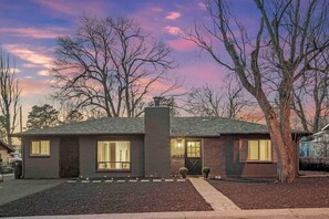Exterior - The Gray Pine - Hot Tub, Office, Fire Pit + A/C (Flagstaff)