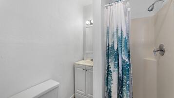 Hårtørrer, håndklæder, Sæbe, Toiletpapir