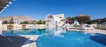 1-bed Apt at Hotel, Near Perivolos Black Beach