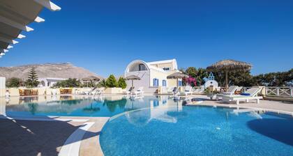 1-bed Apt at Hotel, Near Perivolos Black Beach