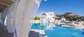 1-bed Apt at Hotel, Near Perivolos Black Beach