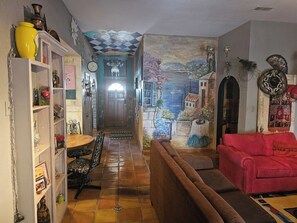 Interior - Hacienda del Arte • Spacious 3BR/2BA Midland Home • Easy Access to Town (Midland)