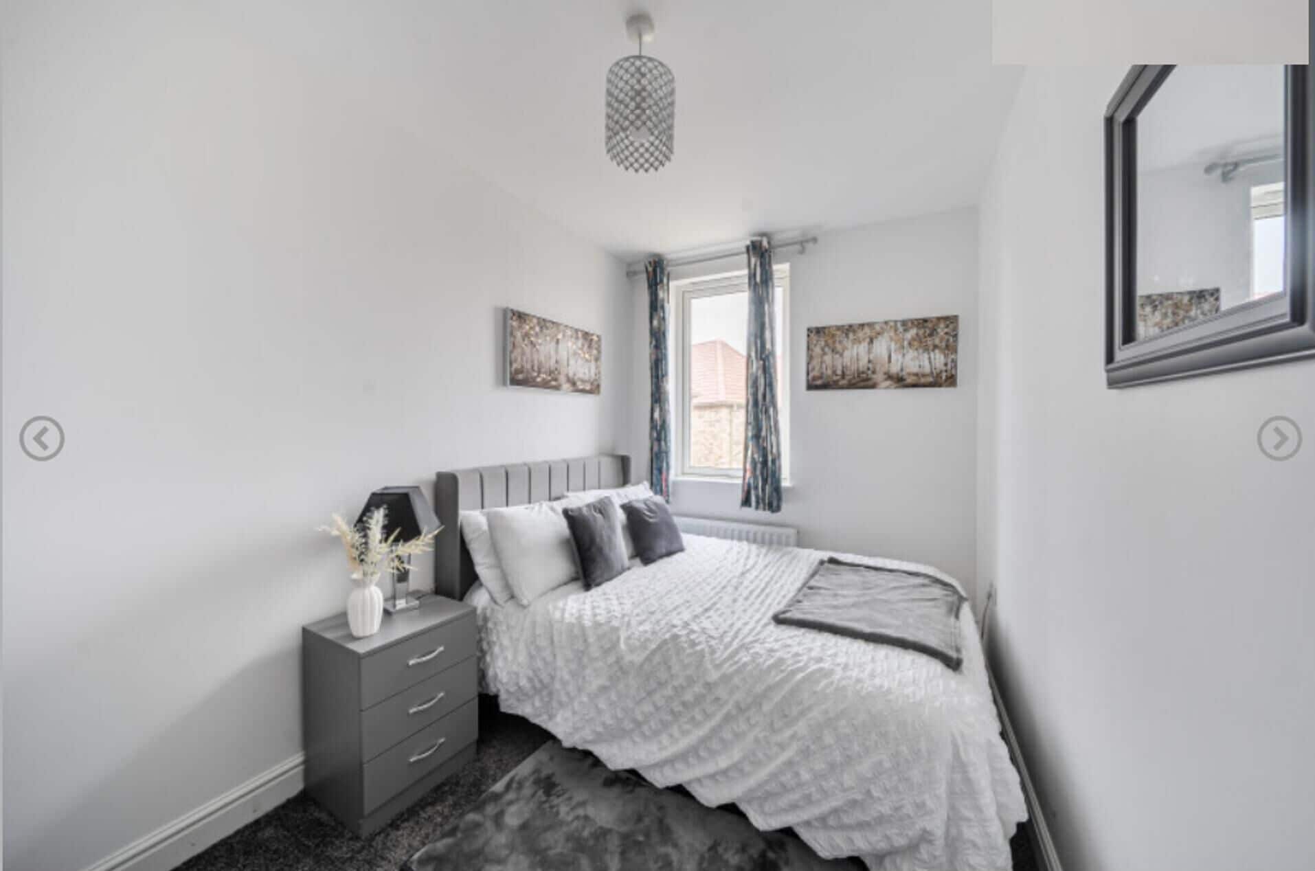 3 多间卧室、免费 WiFi、床单