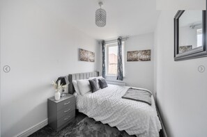 3 bedrooms, free WiFi, bed sheets