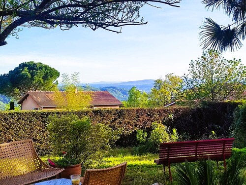 Dépendance cocooning bon standing Ampuis. Pets welcome!