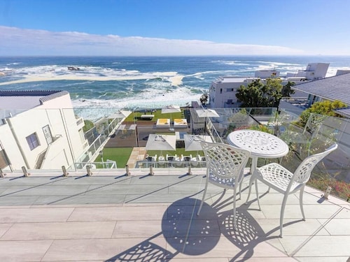 YOLO Spaces - Clifton Sea View Villa