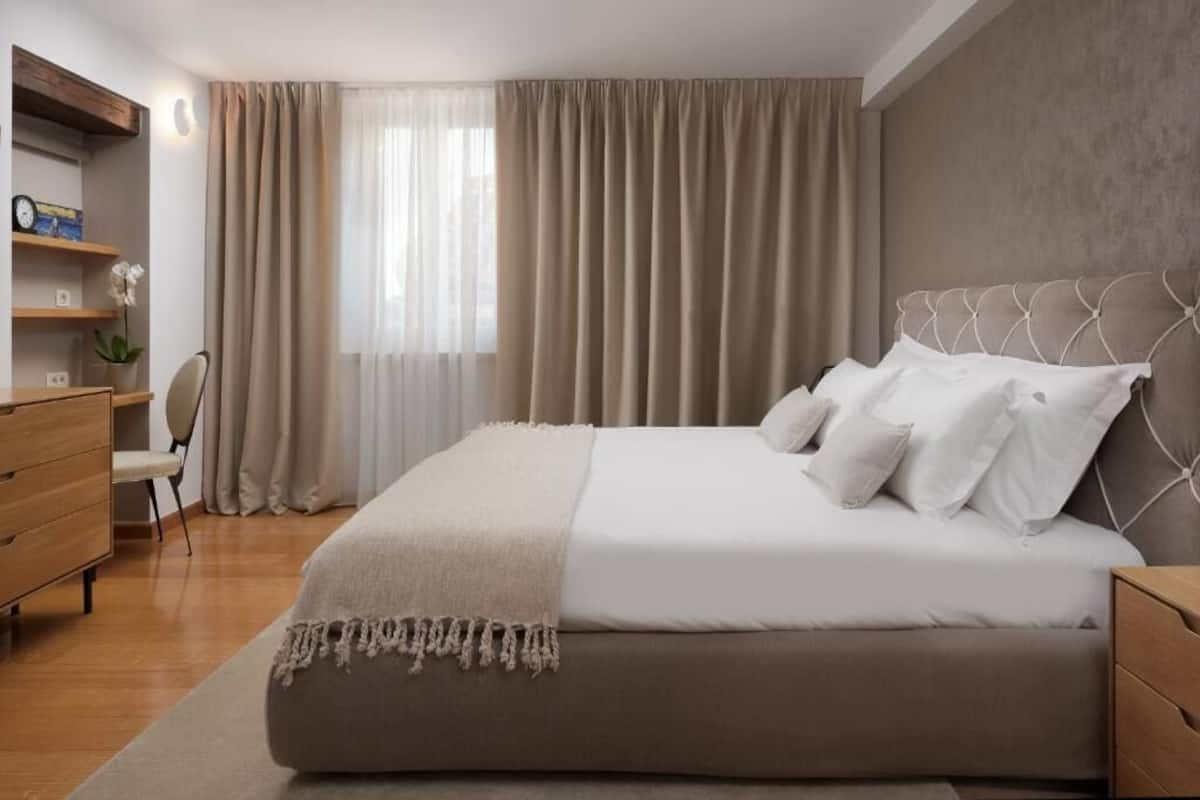 Luxury-Villa, Balkon, Stadtblick | Zimmersafe, schallisolierte Zimmer, Bügeleisen/Bügelbrett