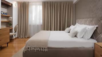 Luxury Villa, Balcony, City View