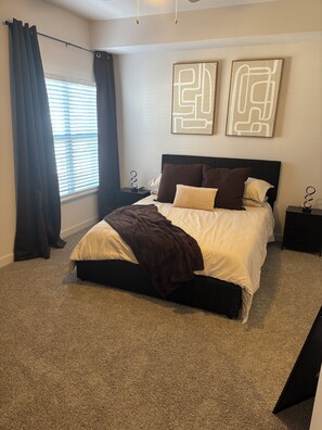 1 soverom, strykejern/-brett, wi-fi (inkludert) og sengetøy