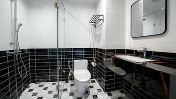 Superior Double Room, Courtyard View | Bathroom