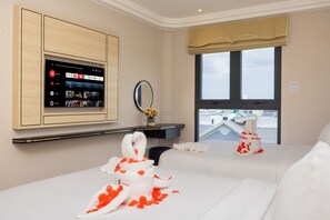 Executive Twin Room | In-room safe, blackout drapes, free WiFi, bed sheets