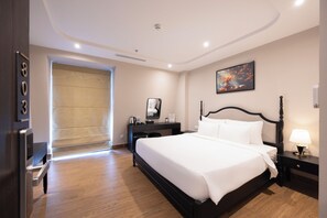 Grand Studio Suite, City View | In-room safe, desk, blackout drapes, soundproofing - Grand Bay Hotel - Grand World Phu Quoc (Phu Quoc)