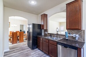 Interior - Peaceful Home Away From Home (Katy)