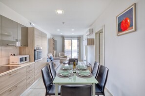 Dining - Charming 2bedroom flat, creek view balcony EMAG1-1 (Sliema)
