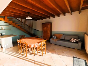 TV, fireplace - ETAPE LANDES - 10km de la Mer (Vairé)