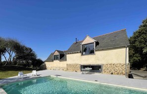 Pool - Le Logis de la Lettre - Guest house with outdoor swimming pool (Tinténiac)