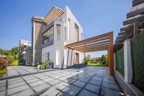 Exterior - Alsawah 4 En-Suite Villa Private Pool (Sheikh Zayed City)